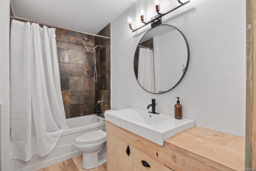 9525 Doyle Rd, Black Creek, BC 