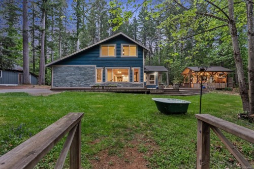 9525 Doyle Rd, Black Creek, BC 