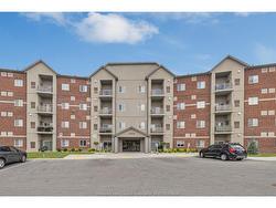 101-1888 WESTVIEW  Lasalle, ON N9H 2R8