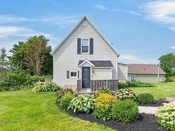 7 MacArthur Drive Cornwall, PE C0A 1H4