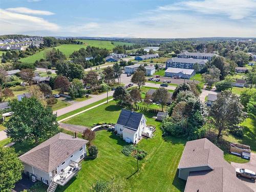 7 Macarthur Drive, Cornwall, PE 