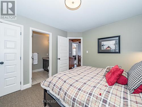 Sandfield 5 W10 - 3876 Muskoka Rd 118 Highway W, Muskoka Lakes (Medora), ON 