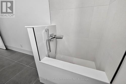 2052 Redan Drive, Mississauga, ON 