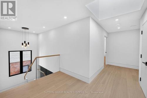 2052 Redan Drive, Mississauga, ON 