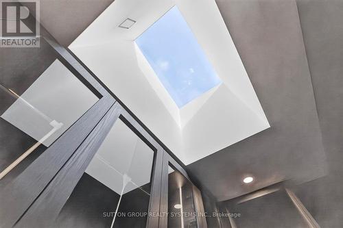 2052 Redan Drive, Mississauga, ON 