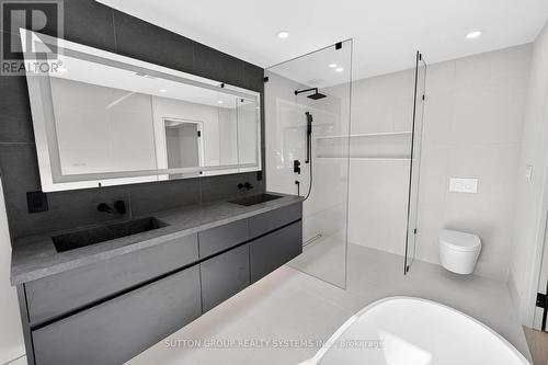 2052 Redan Drive, Mississauga, ON 