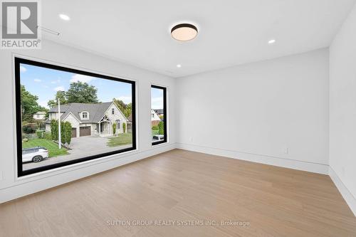 2052 Redan Drive, Mississauga, ON 