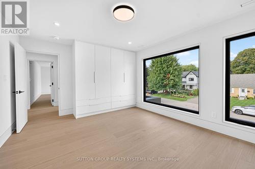 2052 Redan Drive, Mississauga, ON 