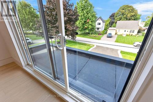 2052 Redan Drive, Mississauga, ON 