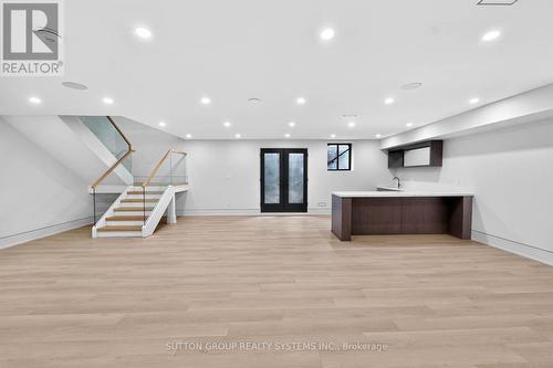 2052 Redan Drive, Mississauga, ON 
