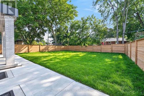 2052 Redan Drive, Mississauga, ON 