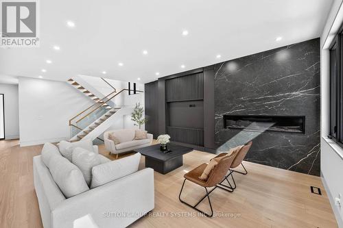 2052 Redan Drive, Mississauga, ON 