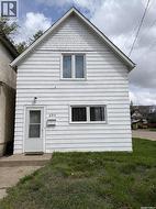 404 Fairford STREET W  Moose Jaw, SK S6H 1W2