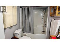 Bathroom of 1939 Beaver Street E, Fruitvale V0G 1L0 - 