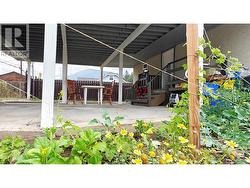 Carport of 1939 Beaver Street E, Fruitvale V0G 1L0 - 