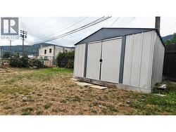 Yard of 1939 Beaver Street E, Fruitvale V0G 1L0 - 