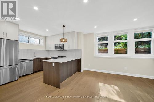 C - 413 TWEEDSMUIR AVENUE , Ottawa, Ontario K1Z 5N6 3