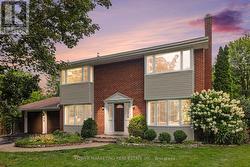 29 OKANAGAN DRIVE  Ottawa, ON K2H 7E9