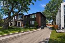 43 BROADVIEW AVENUE  Mississauga, ON L5H 2S8