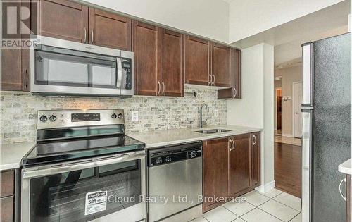 3008 - 208 ENFIELD PLACE , Mississauga, Ontario L5B 0G8 2