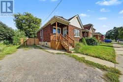 270 WEIR STREET N  Hamilton, ON L8H 5G3