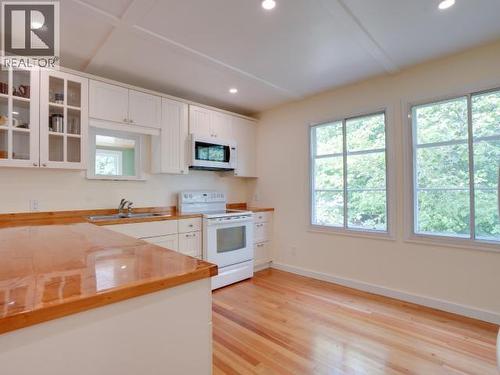 5392 Dale Ave, Powell River, BC 
