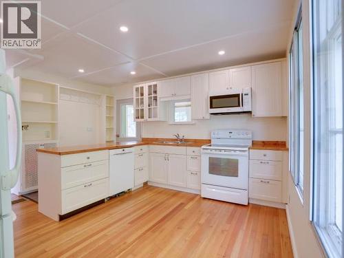 5392 Dale Ave, Powell River, BC 