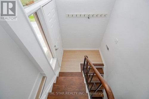 UPPER - 114 WINCOTT DRIVE , Toronto, Ontario M9P 2P6 3