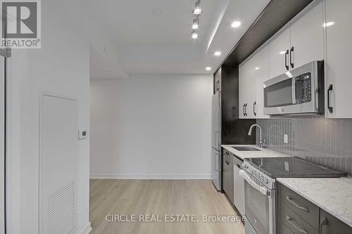 701 - 1 CARDIFF ROAD , Toronto, Ontario M4P 0G2 5