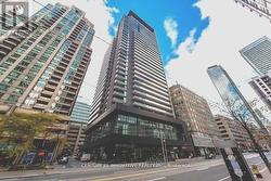1610 - 770 BAY STREET Toronto, ON M5G 1N6