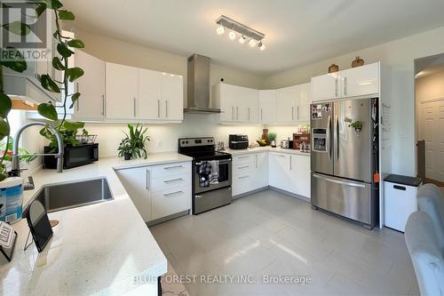3584 SINGLETON AVENUE , London South (South W), Ontario N6L 0C9 5