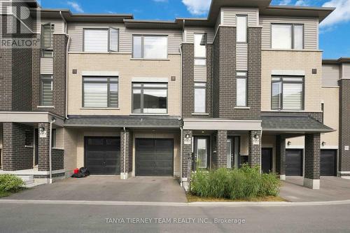 53 EMMAS WAY  Whitby, ON L1R 0S7