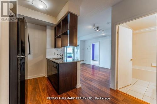 2220 - 181 VILLAGE GREEN SQUARE , Toronto, Ontario M1S 0K6 3