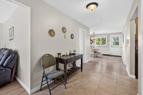 Passageway - 265 10E Avenue N., Sherbrooke (Fleurimont), QC 