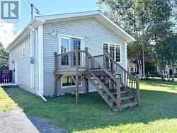 92 Midland Row  Pasadena, NL A0L 1K0