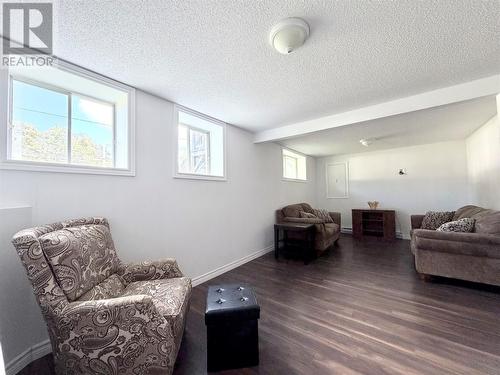 92 Midland Row, Pasadena, NL 