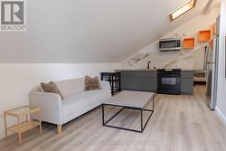 57 RUPERT COURT Hamilton (Rushdale), ON L8W 2Y8
