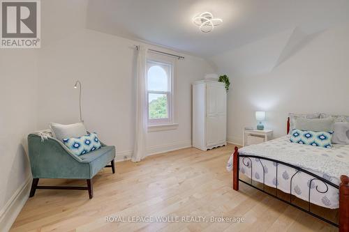 25 Central Street, Waterloo, ON 