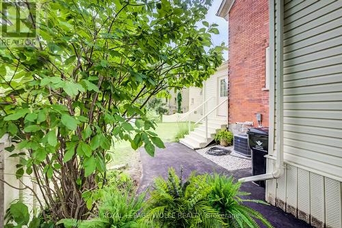 25 Central Street, Waterloo, ON 