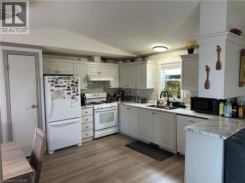 17 Hemlock Crescent Pvt Crescent, Puslinch, ON 