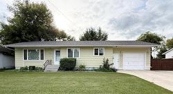 543 8th Street NW Portage La Prairie, MB R1N 2N2