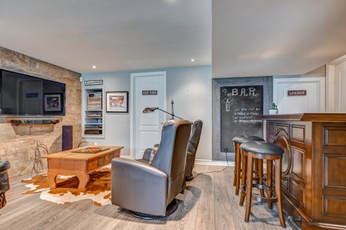 Salle familiale - 192 Rue Augusta, Morin-Heights, QC 