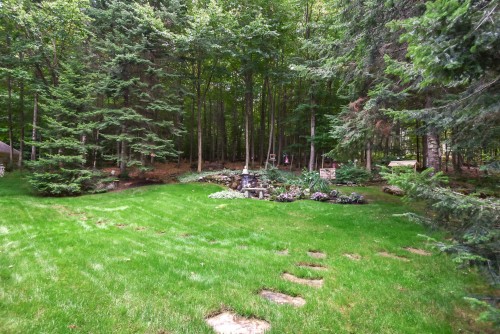 Cour - 192 Rue Augusta, Morin-Heights, QC 