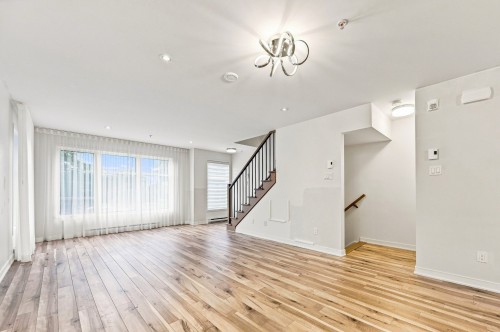 Living Room - 4510 Rue La Perrière, Longueuil (Saint-Hubert), QC 