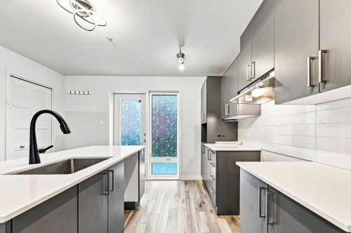 Kitchen - 4510 Rue La Perrière, Longueuil (Saint-Hubert), QC 