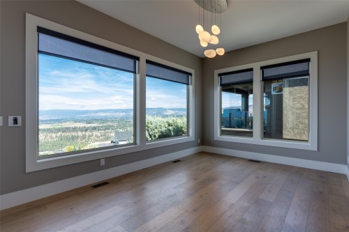 1002 Hewetson Avenue, Kelowna, BC 
