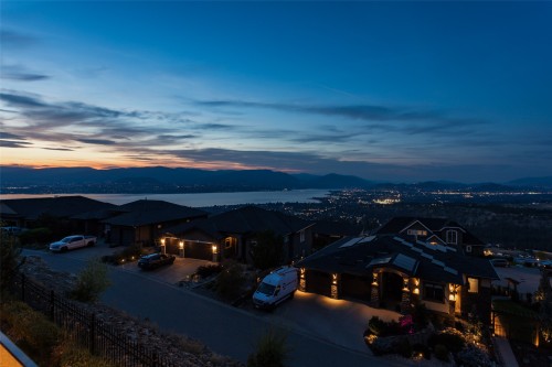 1002 Hewetson Avenue, Kelowna, BC 