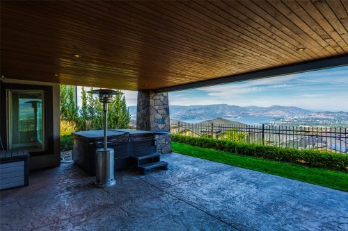 1002 Hewetson Avenue, Kelowna, BC 