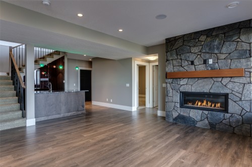 1002 Hewetson Avenue, Kelowna, BC 