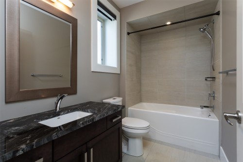 1002 Hewetson Avenue, Kelowna, BC 